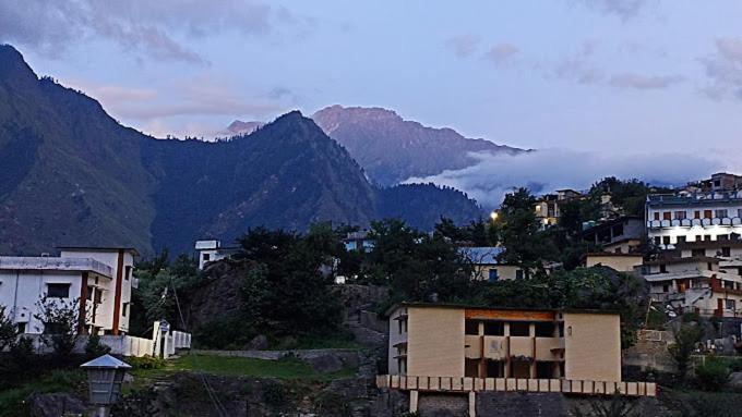Nature Inn Homestay Джошимат Экстерьер фото