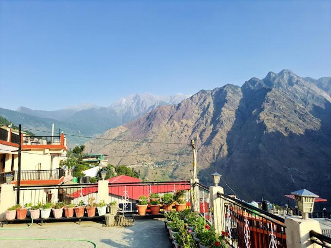 Nature Inn Homestay Джошимат Экстерьер фото